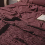 screenshot Lit prune avec un livre ouvert